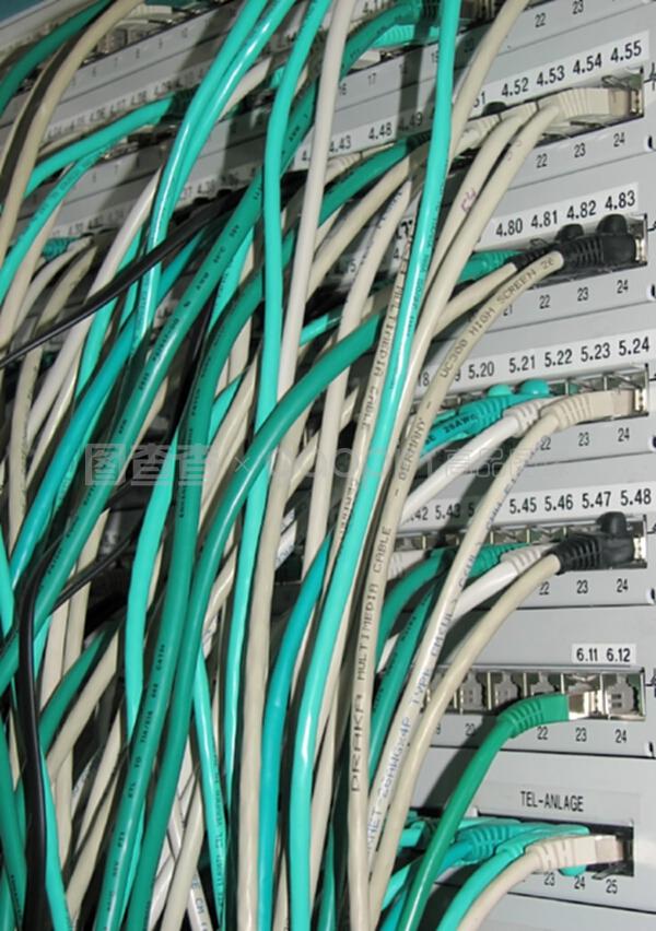 网络动脉的守护者 电缆修补与网络设备的安装维护指南
